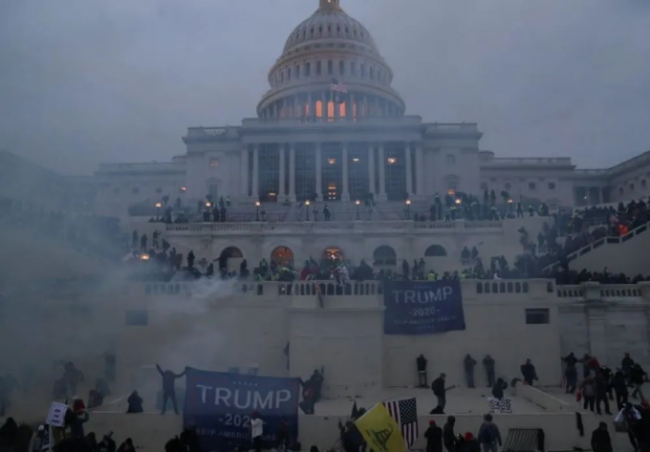 这两天最吸睛的新闻，莫过于美国当地时间1月6日发生的“攻占国会”事件。